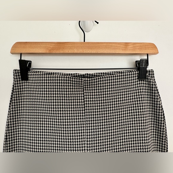 H&M Houndsooth flare pants. Size small. NWT - Picture 3 of 6